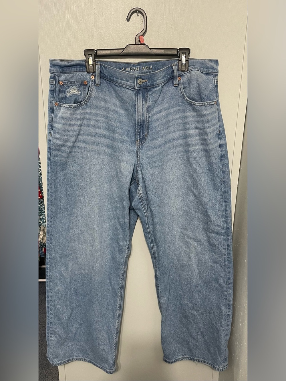 American Eagle Size 20 High Rise Lightwash Distressed Jeans